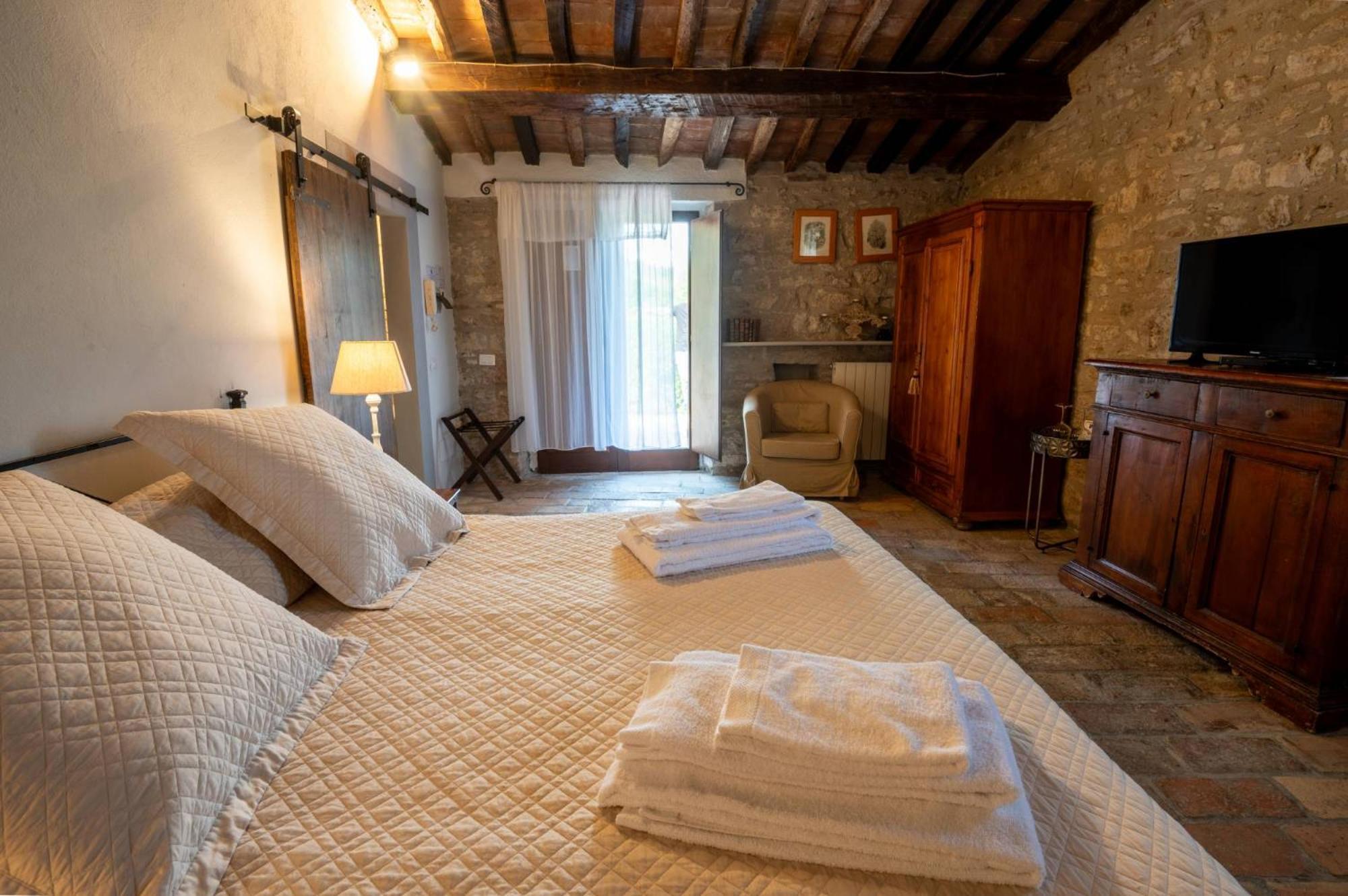 Castello Valenzino Antognola Exterior foto