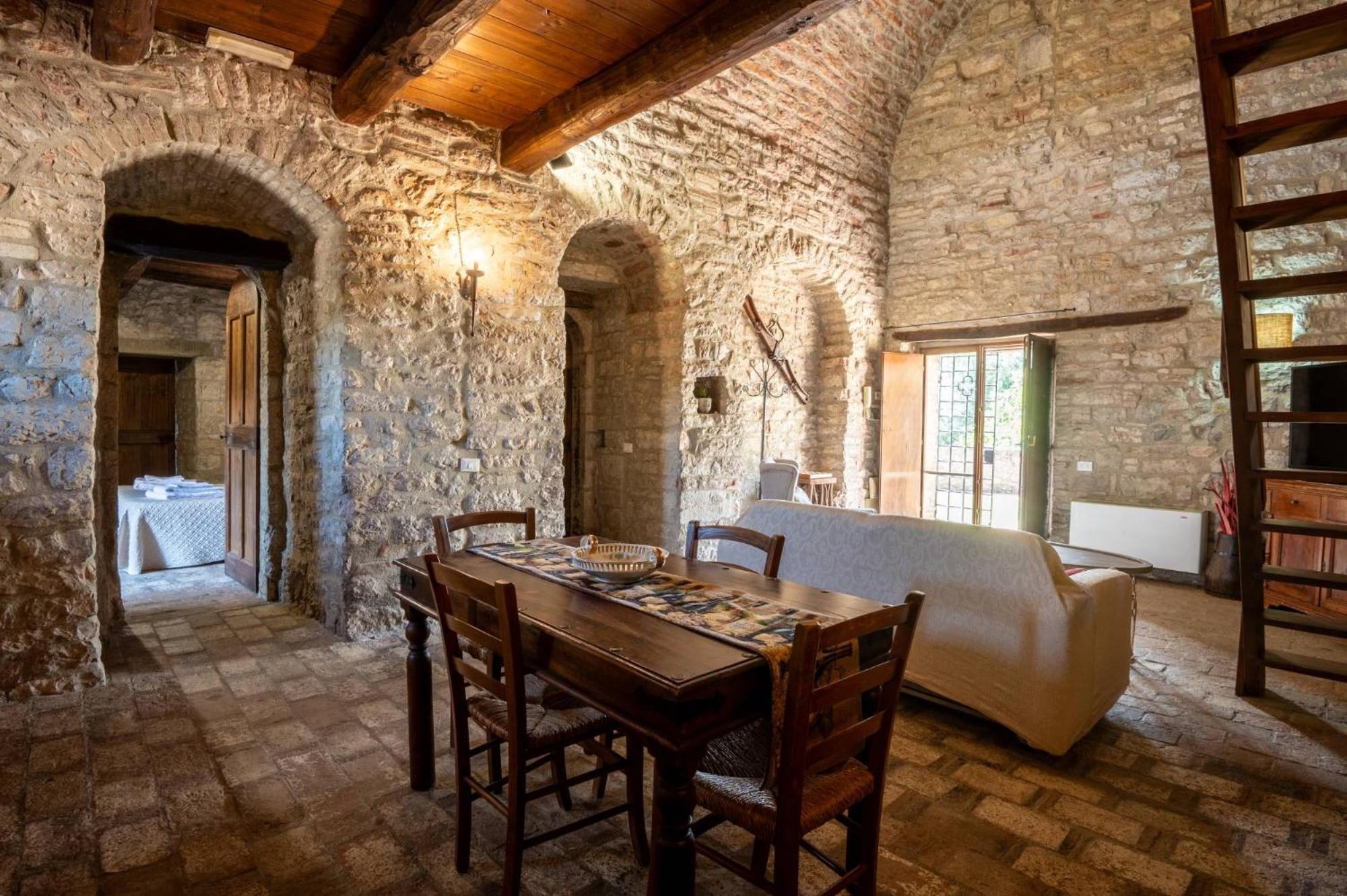 Castello Valenzino Antognola Exterior foto